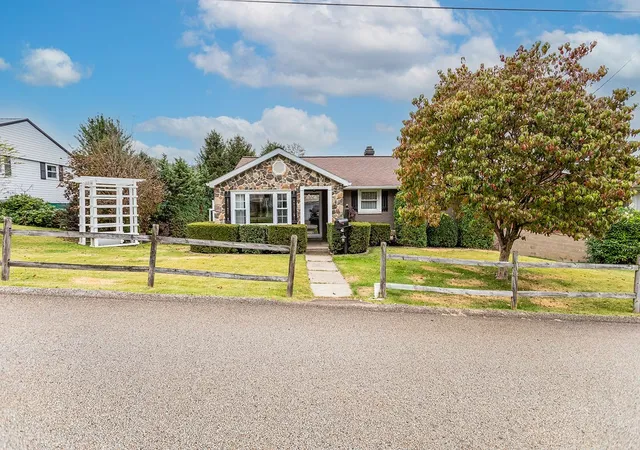 Photo 1 of Single family home for sale at 42 7th Street, Uniontown, PA 15401 | MLS# 1779391 | Listing updated on 2026-10-16
