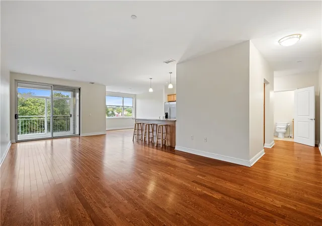 Photo 2 of Condo for sale at 5570 Centre Ave #206, Shadyside, PA 15232 | MLS# 1779456 | Listing updated on 2026-10-20