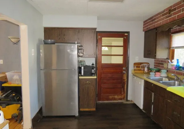 Photo 4 of Single family home for sale at 219 Lookout Ave, Charleroi Boro, PA 15022 | MLS# 1779544 | Listing updated on 2026-10-19