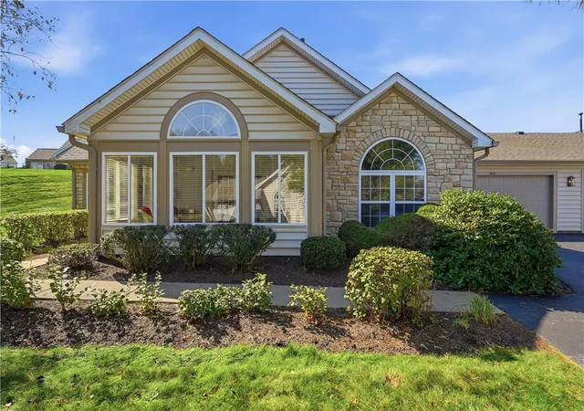Photo 1 of Condo for sale at 1721 Heather Hts Dr, Moon/crescent Twp, PA 15046 | MLS# 1779435 | Listing updated on 2026-10-17