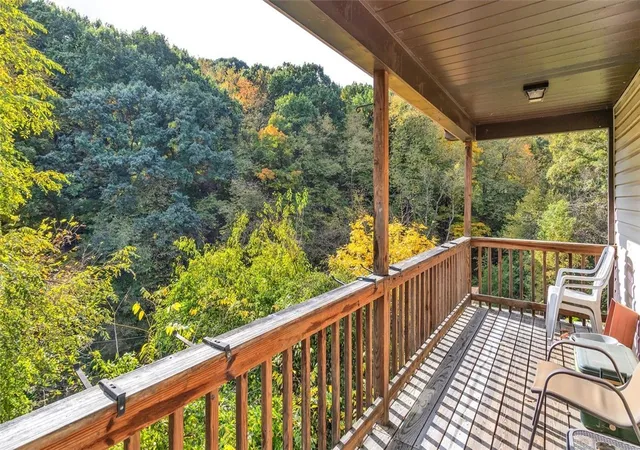 Photo 2 of Single family home for sale at 841 Fairston St, Crafton Heights, PA 15204 | MLS# 1779043 | Listing updated on 2026-10-16