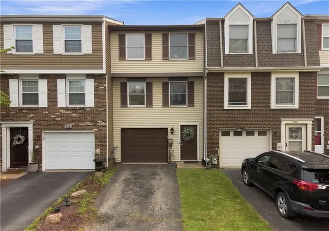 Photo 2 of Townhouse for sale at 310 Shady Ridge Dr, Monroeville, PA 15146 | MLS# 1779563 | Listing updated on 2026-10-16