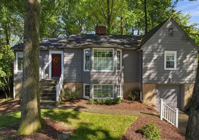Photo 2 of Single family home for sale at 295 S Pasadena Dr, Fox Chapel, PA 15215 | MLS# 1779565 | Listing updated on 2026-10-21