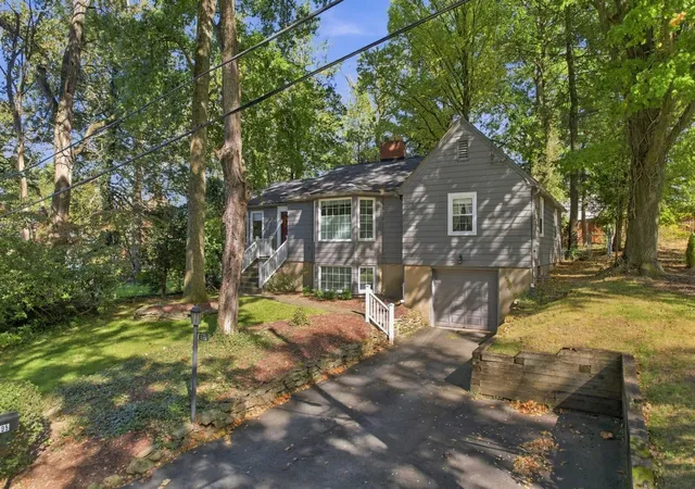Photo 3 of Single family home for sale at 295 S Pasadena Dr, Fox Chapel, PA 15215 | MLS# 1779565 | Listing updated on 2026-10-21