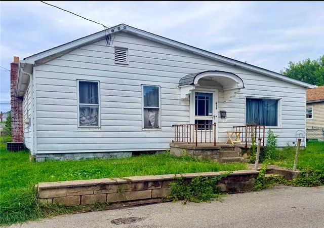 Single family home for sale at 813 Hazlett Ave, Brackenridge, PA 15014 | MLS# 1779598