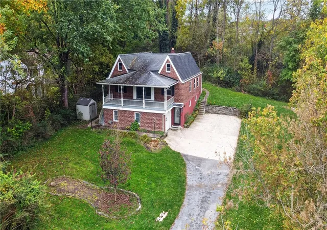 Photo 2 of Single family home for sale at 282 Mcmurray Rd, Upper St Clair, PA 15241 | MLS# 1779335 | Listing updated on 2026-10-21