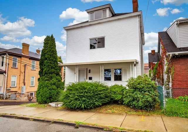 Photo 1 of Single family home for sale at 16 E Meyers St, Carrick, PA 15210 | MLS# 1779610 | Listing updated on 2026-10-18