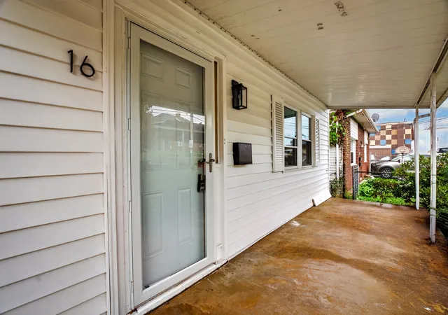 Photo 3 of Single family home for sale at 16 E Meyers St, Carrick, PA 15210 | MLS# 1779610 | Listing updated on 2026-10-18