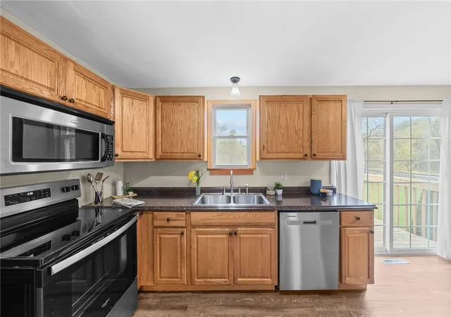 Photo 4 of Single family home for sale at 302 Mcclelland Rd, Finleyville, PA 15332 | MLS# 1779581 | Listing updated on 2026-10-20