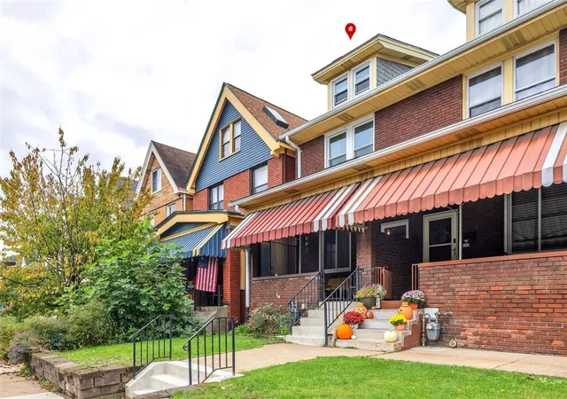 Photo 2 of Townhouse for sale at 208 Gross St, Friendship Park, PA 15224 | MLS# 1779291 | Listing updated on 2026-10-20