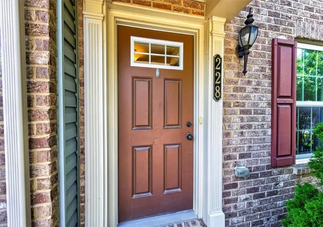 Photo 3 of Townhouse for sale at 228 Thornapple Ln, Cranberry Twp, PA 16066 | MLS# 1777971 | Listing updated on 2026-10-17