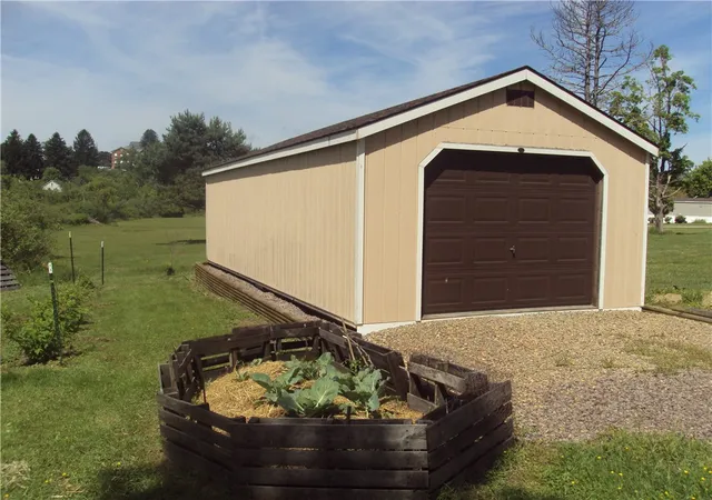 Photo 2 of Manufactured home for sale at 387 Rebecca St, Somerset, PA 15501 | MLS# 1779697 | Listing updated on 2026-10-17