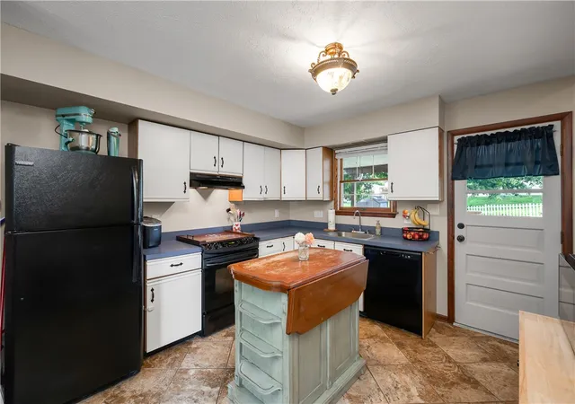 Photo 4 of Single family home for sale at 743 Spring St, Harmony, PA 16037 | MLS# 1779704 | Listing updated on 2026-10-17