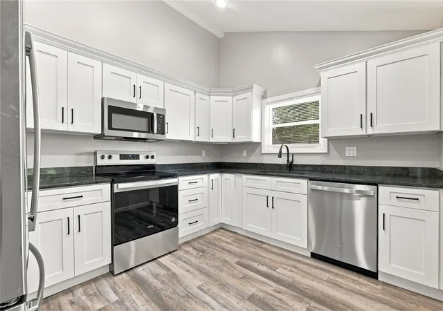 Photo 2 of Single family home for sale at 2999 W State St, New Castle, PA 16101 | MLS# 1779712 | Listing updated on 2026-10-17