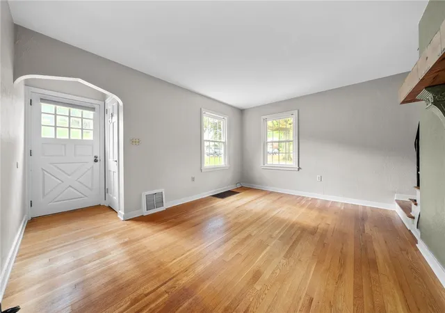 Photo 4 of Single family home for sale at 2300 Longcrest Ave, Bethel Park, PA 15102 | MLS# 1779714 | Listing updated on 2026-10-18