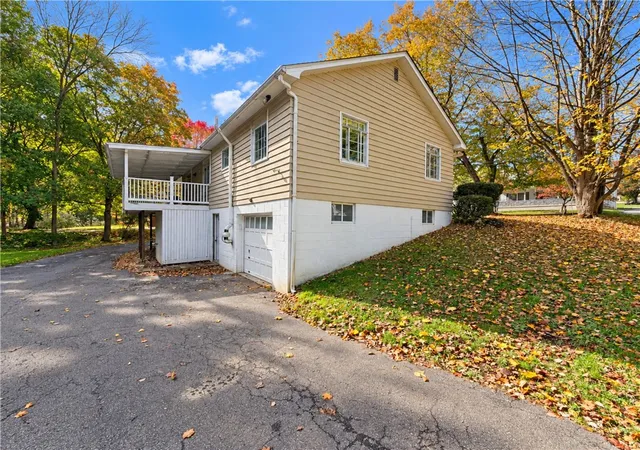 Photo 2 of Single family home for sale at 1105 Woodside Ave, Ellwood City, PA 16117 | MLS# 1779709 | Listing updated on 2026-10-27