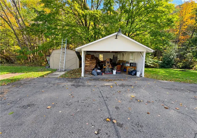 Photo 4 of Single family home for sale at 1105 Woodside Ave, Ellwood City, PA 16117 | MLS# 1779709 | Listing updated on 2026-10-27
