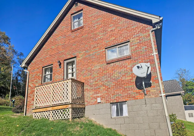 Photo 4 of Single family home for sale at 38 Calhoun Rd, Lincoln Boro, PA 15037 | MLS# 1779728 | Listing updated on 2026-10-20