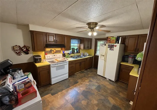 Photo 3 of Single family home for sale at 714 Emerson Ave, New Castle, PA 16101 | MLS# 1779632 | Listing updated on 2026-10-18