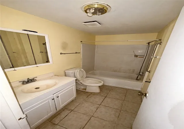 Photo 3 of Townhouse for sale at 1737 Patrick Pl, South Park, PA 15129 | MLS# 1779731 | Listing updated on 2026-10-20