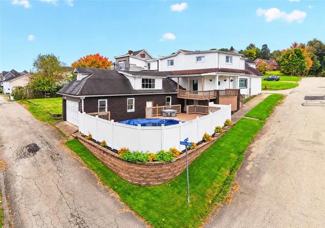 Photo 4 of Single family home for sale at 301 Center Ave, N Charleroi, PA 15022 | MLS# 1779694 | Listing updated on 2026-10-19