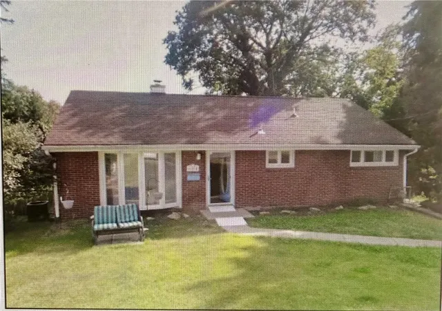 Photo 1 of Single family home for sale at 621 Springdale Dr, Pittsburgh, PA 15235 | MLS# 1779713 | Listing updated on 2026-10-19
