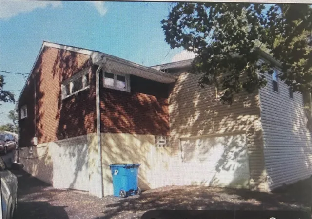 Photo 1 of Single family home for sale at 621 Springdale Dr, Pittsburgh, PA 15235 | MLS# 1779713 | Listing updated on 2026-10-19