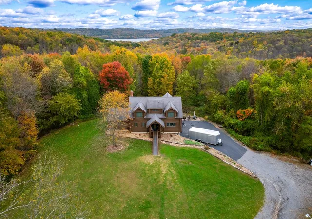 Photo 3 of Single family home for sale at 414 Isle Rd, Franklin Twp, PA 16001 | MLS# 1779774 | Listing updated on 2026-10-21