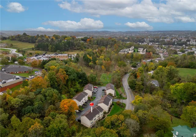 Photo 2 of Condo for sale at 836 Mount Pleasant Rd, Hempfield Twp, PA 15601 | MLS# 1779649 | Listing updated on 2026-10-20