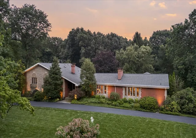 Photo 1 of Single family home for sale at 136 South Dr, Fox Chapel, PA 15238 | MLS# 1779797 | Listing updated on 2026-10-20