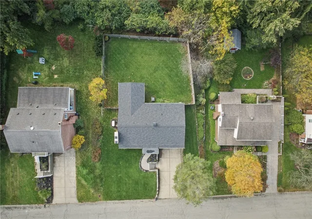 Photo 3 of Single family home for sale at 511 Hudderford Rd, Ross Twp, PA 15237 | MLS# 1779643 | Listing updated on 2026-10-19