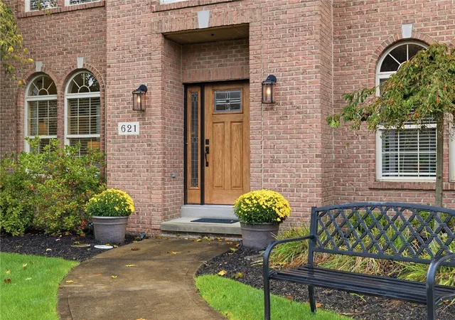 Photo 2 of Single family home for sale at 621 Alex Ct, Cranberry Twp, PA 16066 | MLS# 1779806 | Listing updated on 2026-10-19