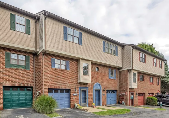 Photo 3 of Townhouse for sale at 114 Longfellow Ct, Swissvale, PA 15218 | MLS# 1779708 | Listing updated on 2026-10-19
