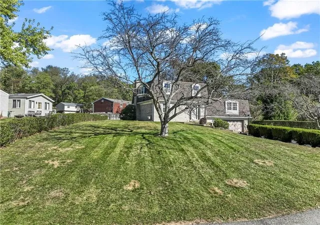 Photo 3 of Single family home for sale at 133 Tory Rd, Coraopolis, PA 15108 | MLS# 1779819 | Listing updated on 2026-10-19