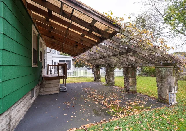 Photo 3 of Single family home for sale at 208 Allegheny Ave, Cheswick, PA 15024 | MLS# 1779837 | Listing updated on 2026-10-20