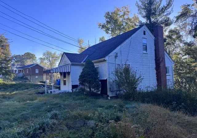 Photo 4 of Single family home for sale at 8060 Aber Rd, Verona, PA 15147 | MLS# 1779861 | Listing updated on 2026-10-19