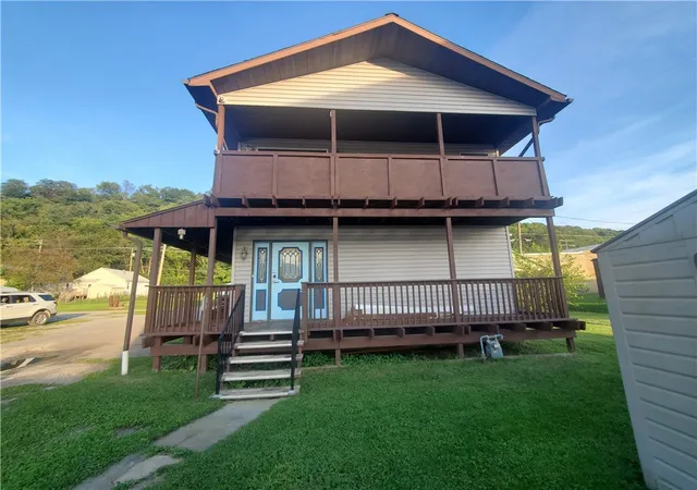 Photo 1 of Single family home for sale at 1410 5th Avenue, Ford City, PA 16226 | MLS# 1779886 | Listing updated on 2026-10-19