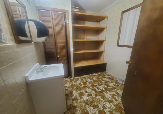 Photo 2 of Single family home for sale at 1410 5th Avenue, Ford City, PA 16226 | MLS# 1779886 | Listing updated on 2026-10-19