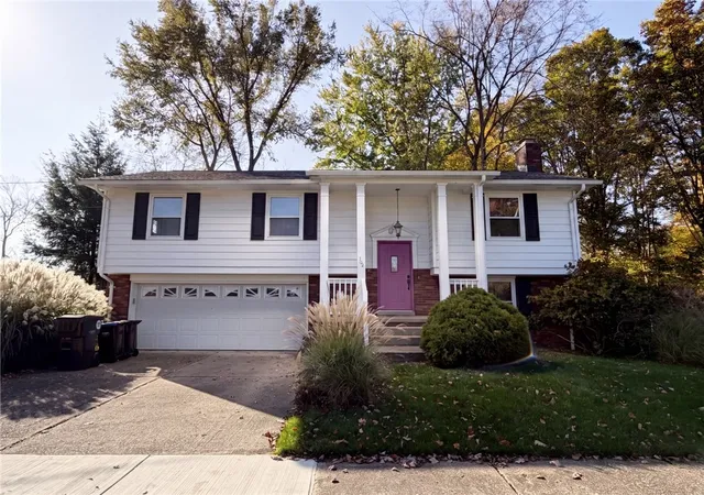 Single family home for sale at 700 Ridgeway Ave, Grove City Boro, PA 16127 | MLS# 1779917