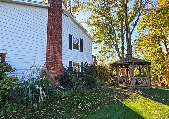 Photo 2 of Single family home for sale at 700 Ridgeway Ave, Grove City Boro, PA 16127 | MLS# 1779917 | Listing updated on 2026-10-20