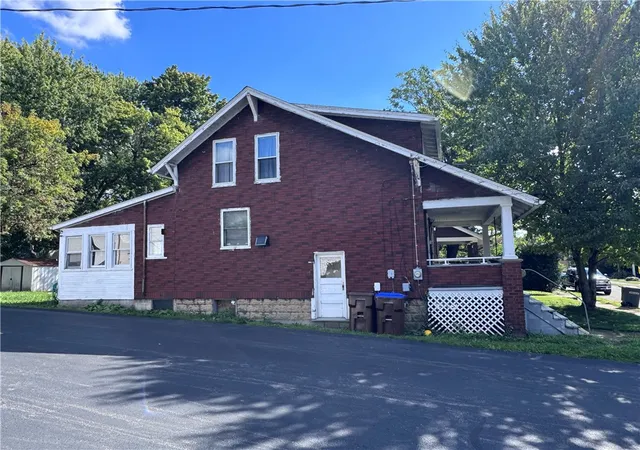 Photo 2 of Single family home for sale at 456 Ormond, Sharon, PA 16146 | MLS# 1779946 | Listing updated on 2026-10-20