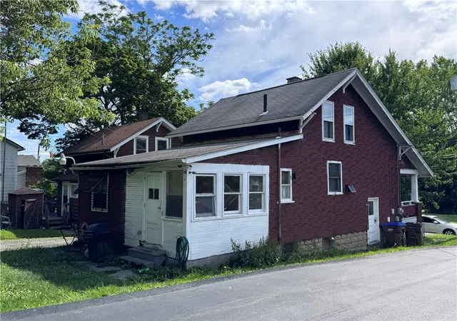 Photo 3 of Single family home for sale at 456 Ormond, Sharon, PA 16146 | MLS# 1779946 | Listing updated on 2026-10-20