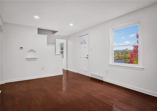 Photo 3 of Single family home for sale at 2760 Glenny Ln, West Mifflin, PA 15122 | MLS# 1779810 | Listing updated on 2026-10-20
