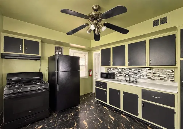 Photo 4 of Single family home for sale at 2043 Broadhead Fording Rd, Pittsburgh, PA 15205 | MLS# 1779968 | Listing updated on 2026-10-20