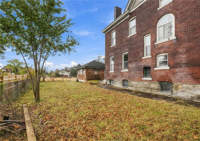 Photo 3 of Single family home for sale at 2019 Jenny Lind St, Mc Keesport, PA 15132 | MLS# 1779957 | Listing updated on 2026-10-20