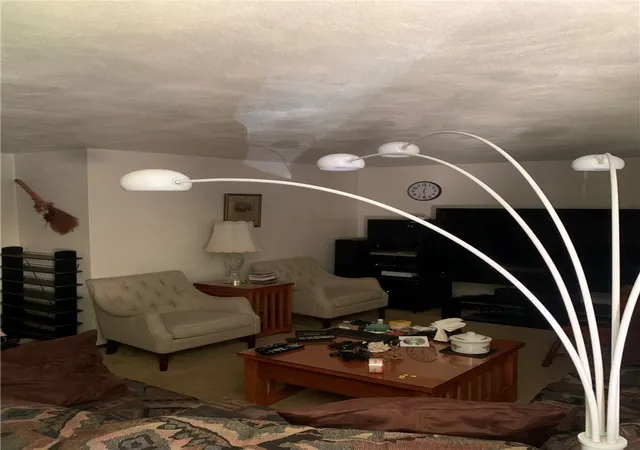 Photo 3 of Sale Pending at 510 Crawford Run Rd, Frazer, PA 15084 | MLS# 1779847 | Listing updated on 2026-10-28