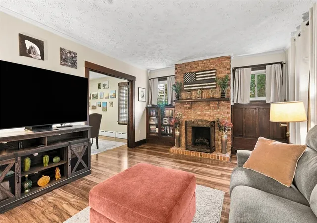 Photo 4 of Single family home for sale at 136 Cornell Ave, Pittsburgh, PA 15229 | MLS# 1779987 | Listing updated on 2026-10-21