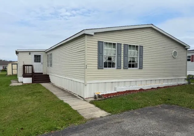 Photo 1 of Manufactured home for sale at 32 Village Dr, East Huntingdon, PA 15666 | MLS# 1780031 | Listing updated on 2026-10-27