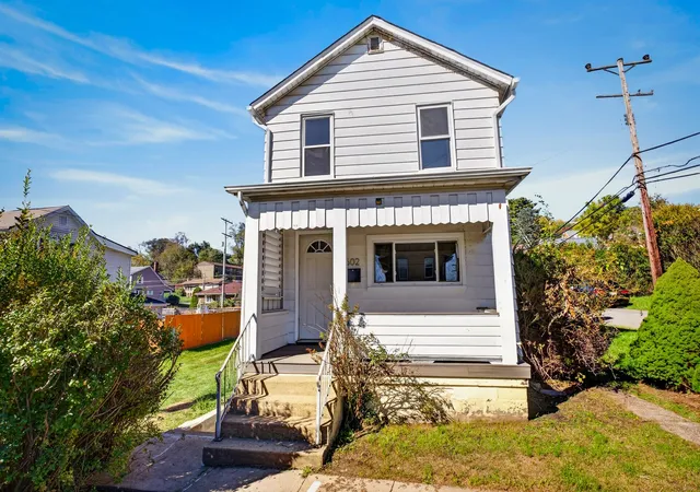 Photo 1 of Single family home for sale at 602 7th Avenue, Carnegie, PA 15106 | MLS# 1780120 | Listing updated on 2026-10-21