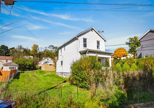 Photo 3 of Single family home for sale at 602 7th Avenue, Carnegie, PA 15106 | MLS# 1780120 | Listing updated on 2026-10-21